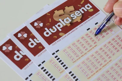 Dupla Sena de hoje (17): NÚMEROS FORAM SORTEADOS; veja dezenas dos R$ 500 mil